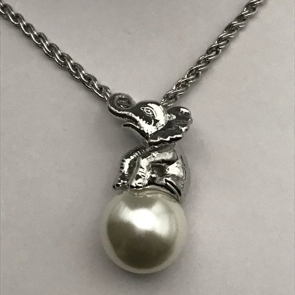 -NEW Elephant Pearl Pendant Necklace & Earrings Set - Picture 5 of 12